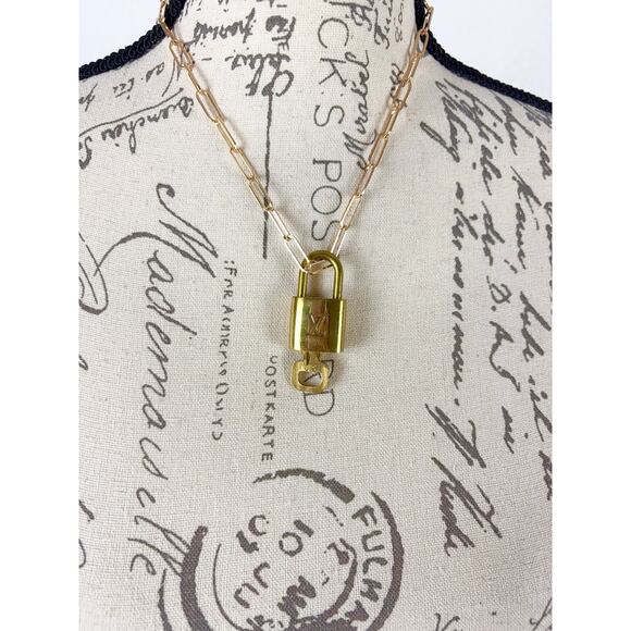 B27 Louis Vuitton Lock And Key 310 Necklace Pendant Iconic Statement Coquette - Picture 3 of 7